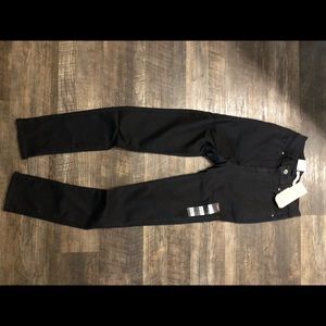 Black Levi jeans. High rise skinny. Size 28